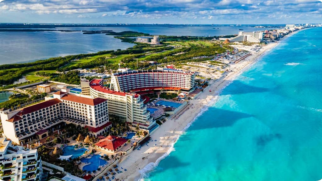 1600x900-cancun-family-resort-beach | Go With The Family Family-friendly Cancun beach resort with turquoise water and white sand