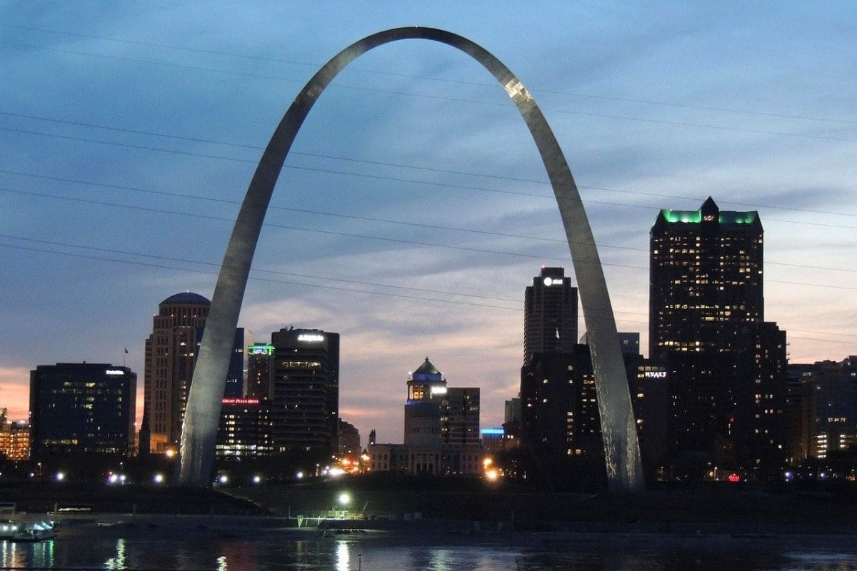 Gateway Arch and Mississippi River in St. Louis | Go With The Family Gateway Arch and St. Louis skyline overlooking the Mississippi River