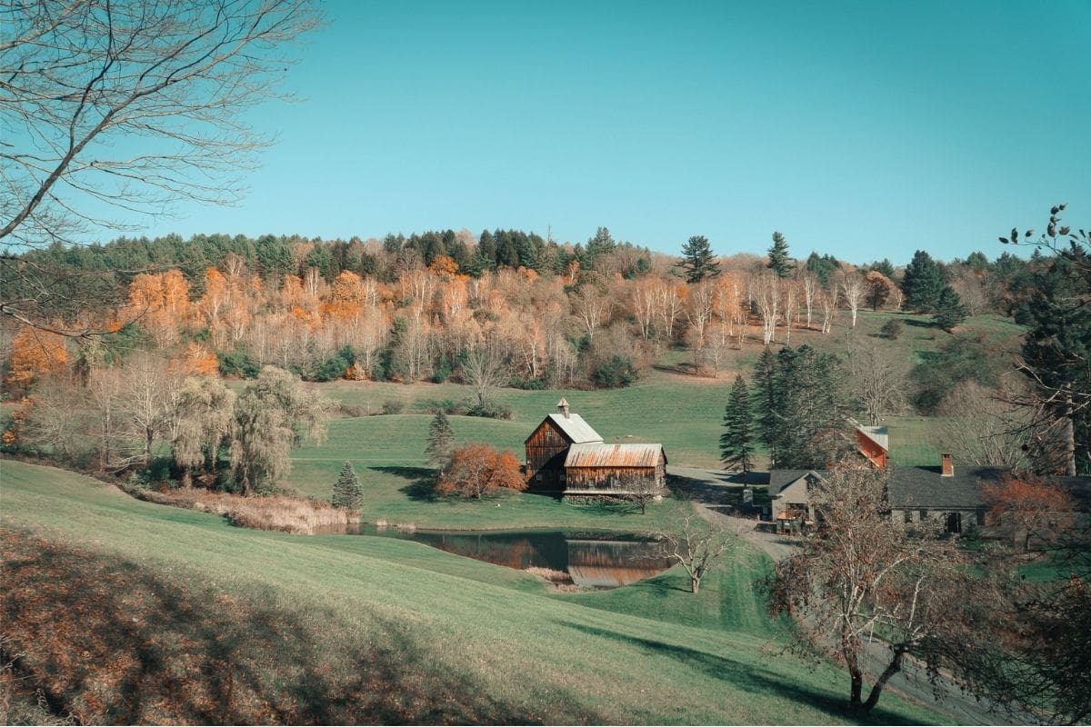 Litchfield Hills Connecticut Countryside | Go With The Family Rolling countryside, historic farm buildings and autumn scenery in Connecticut's Litchfield Hills