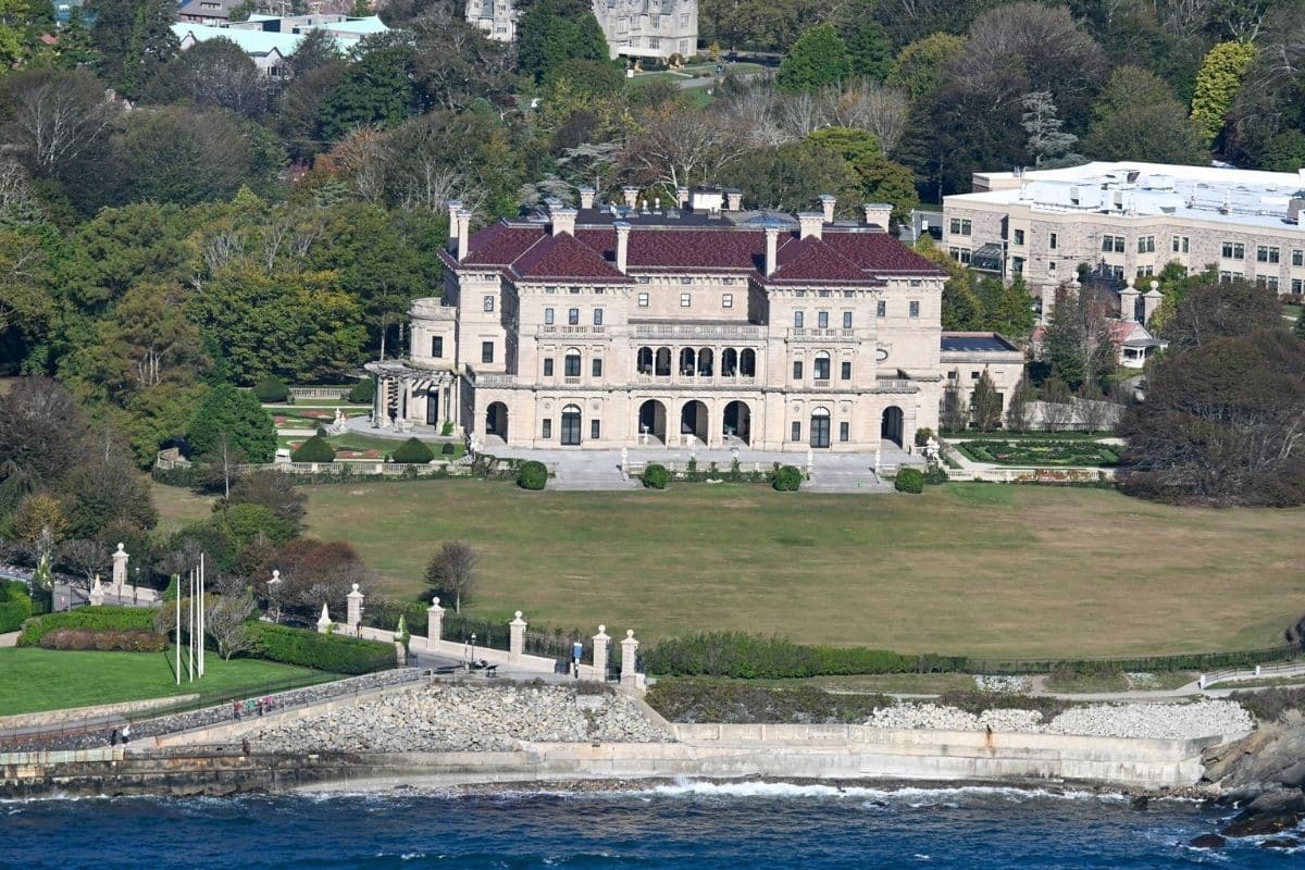 The Breakers — Newport, Rhode Island | Go With The Family The Breakers mansion overlooking the Atlantic Ocean in Newport, Rhode Island