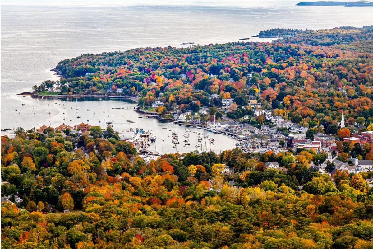 Camden and Penobscot Bay from Mount Battie | Go With The Family Camden and Penobscot Bay viewed from Mount Battie amid autumn foliage in Maine