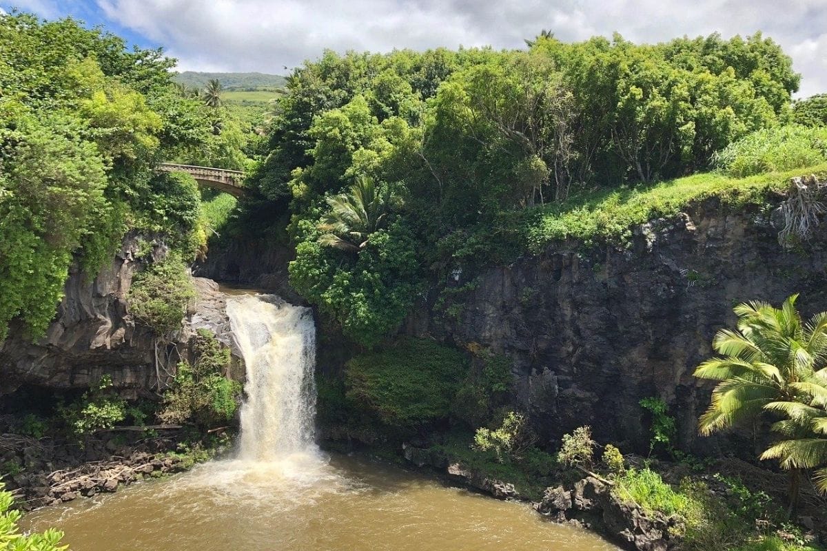 ʻOheʻo Gulch, Haleakalā National Park | Go With The Family Waterfall and pool at ʻOheʻo Gulch in the Kīpahulu District of Haleakalā National Park, Maui