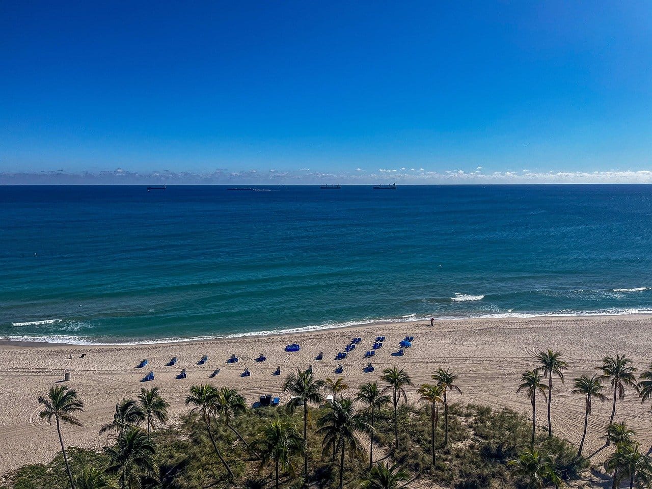 florida-family-friendly-beach-coastline | Go With The Family Beautiful Florida beach coastline ideal for family beach vacations